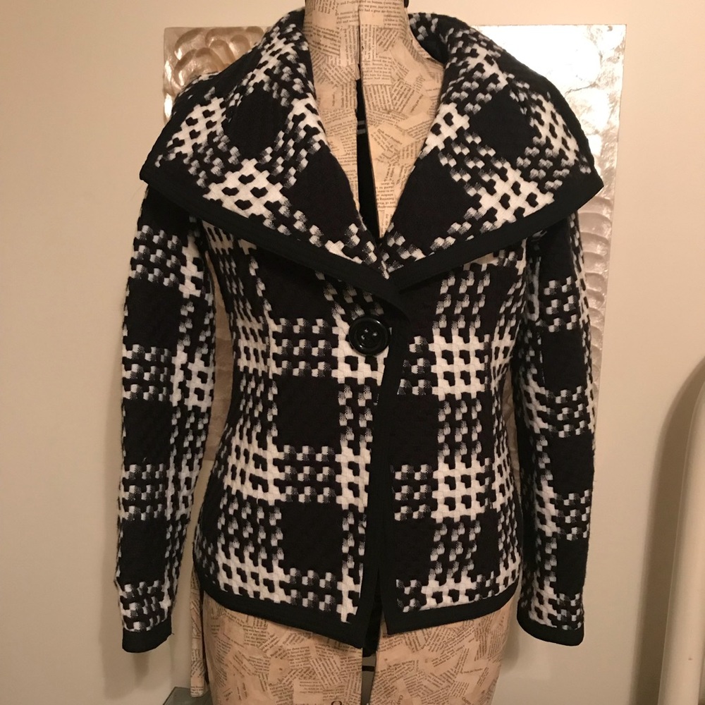 ⭐️Classy Black & White Herringbone Jacket⭐️ - Picture 3 of 7